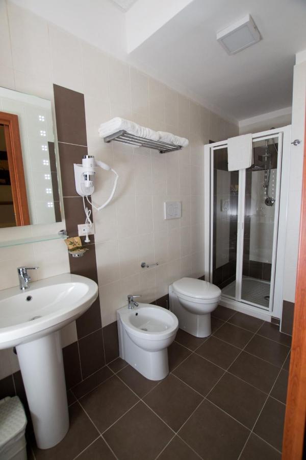 B&B Al Viale Фоджа Екстериор снимка