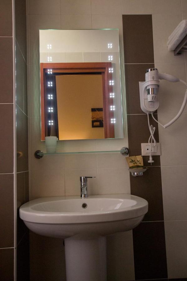 B&B Al Viale Фоджа Екстериор снимка